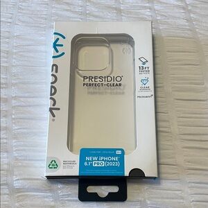 Speck Presidio Perfect-Clear Case for iPhone 6.1 Pro (2023) - Transparent